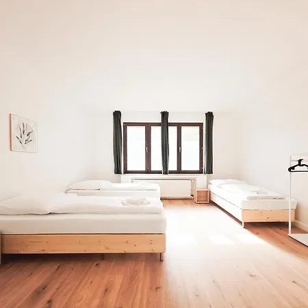 Tolstov - Airport Apartman *